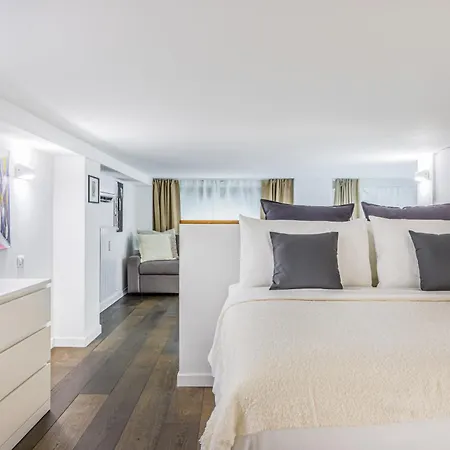 Center Jacuzzi Deluxe Loft
