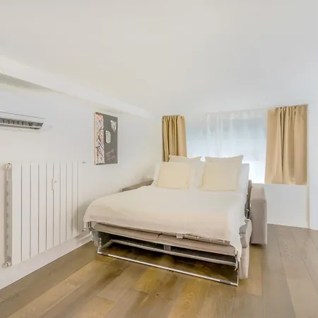 Center Jacuzzi Deluxe Loft דירה *