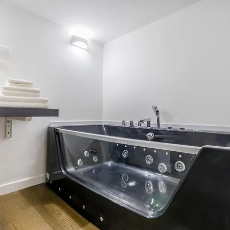 Center Jacuzzi Deluxe Loft Milán