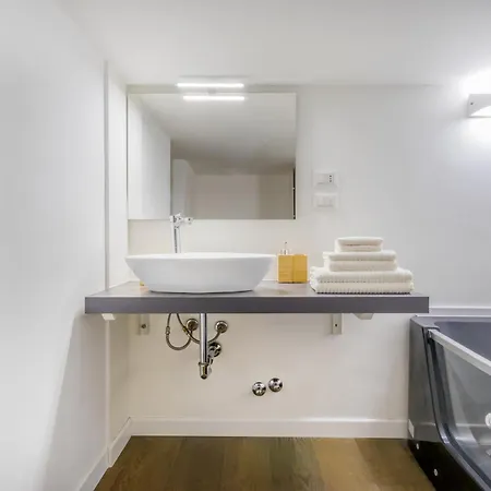 Center Jacuzzi Deluxe Loft *